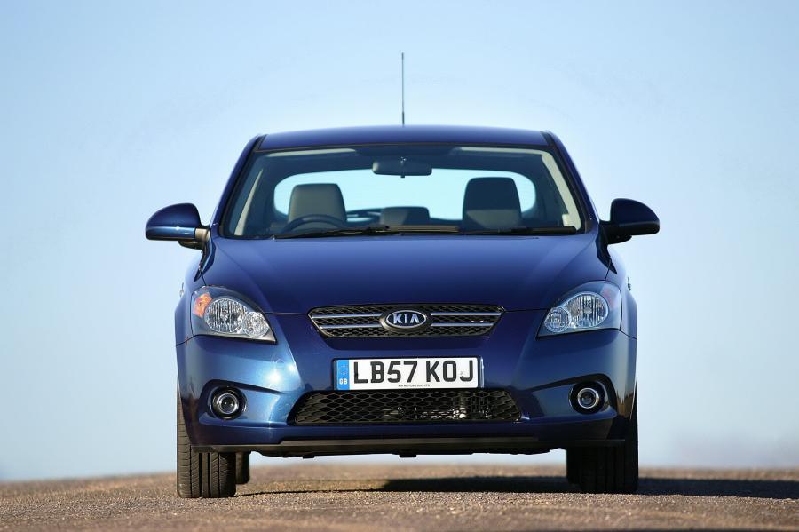  Kia pro_cee&rsquo;d 2008 года  (фото 19 из 182)